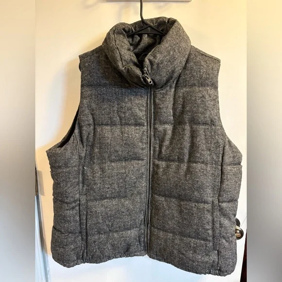 BUNDLE Old Navy Women’s Vest - Picture 3 of 9